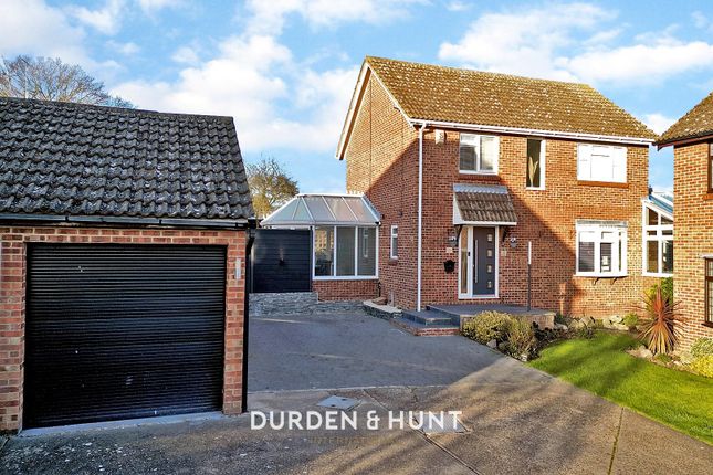 Thumbnail Detached house for sale in Fieldway, Pitsea, Basildon