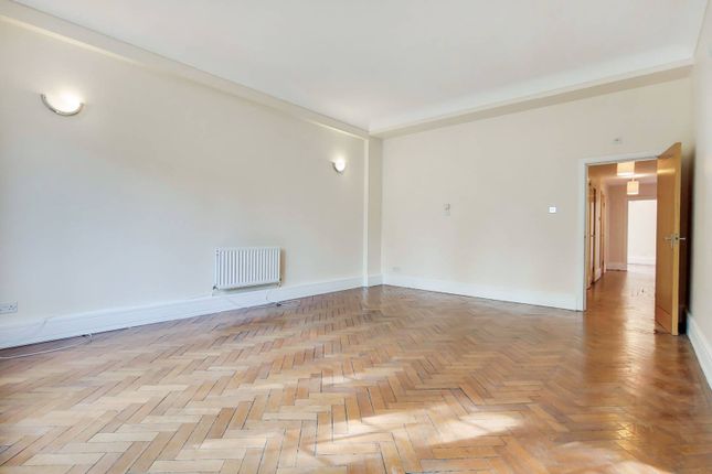 Thumbnail Flat to rent in Rosebery Avenue, Clerkenwell, London