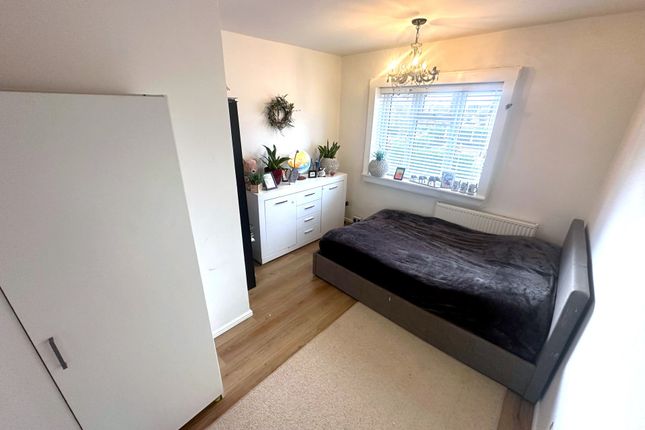 2-bed maisonette on 63, Sipson Way, West Drayton, £275,000