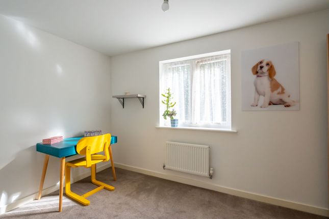 6, Filkins Close, Chichester photo 4