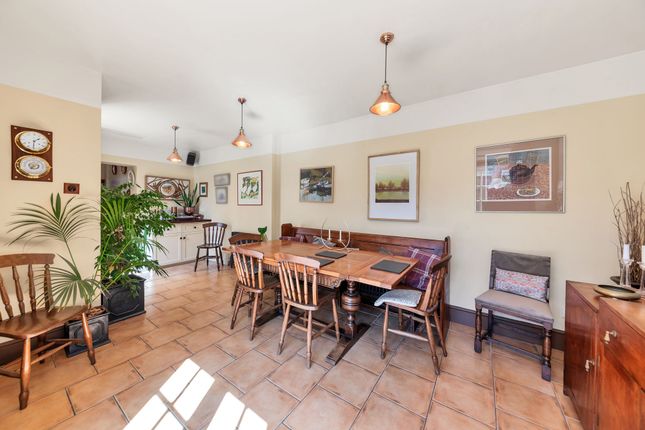 69 High Street, Royston photo 3