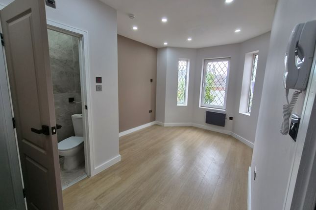 Room 1, POOLE photo 2