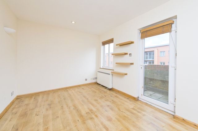 Thumbnail Flat for sale in Ascalon Street, London