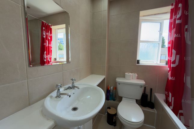 1, Ivy Court, London photo 5
