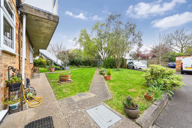 Flat 1 Effingham Court, 90, Cavendish Road, Colliers Wood photo 3