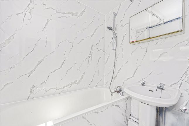 61, Monmouth Road, Dagenham photo 4