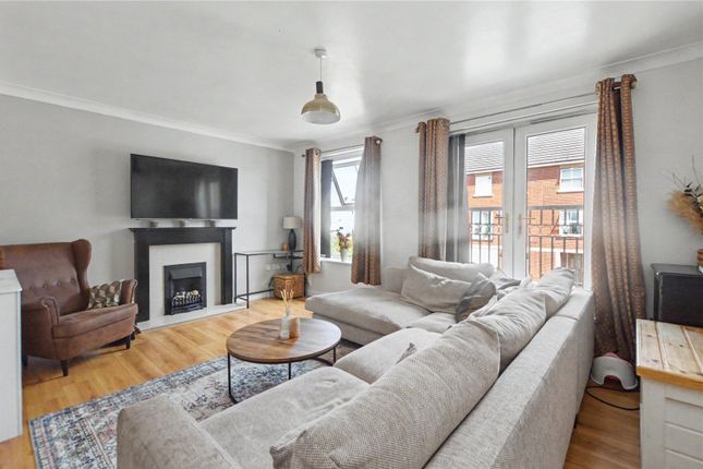 22, Glebe Court, Leeds photo 2
