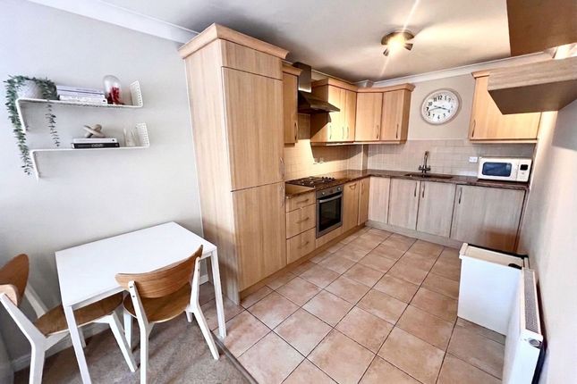 Flat 8, 19 Bandy Fields Place, Salford photo 2