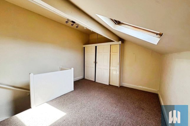 10, Gathorne Street, Brighouse photo 4