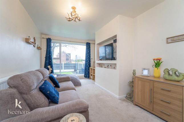114, Trent Way, Bolton photo 4