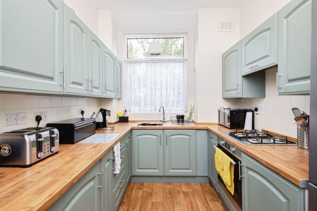 9, Whitethorn Avenue, Manchester photo 2