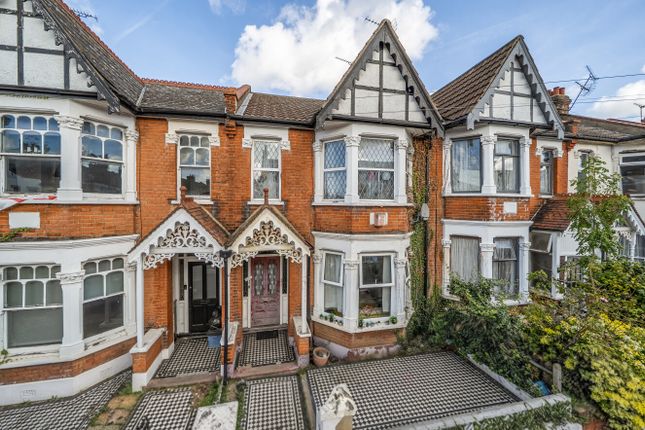 2-bed flat on 33A,, Westborough Road, Essex, £80,000