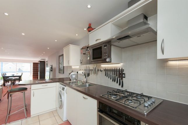 Flat 12, York Mansions West, York Avenue, Hove photo 5