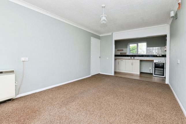 5, Brackendale Court, Essex photo 5