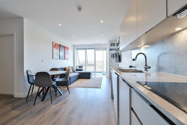 13 Buxton House Oxhey Drive, Watford photo 3