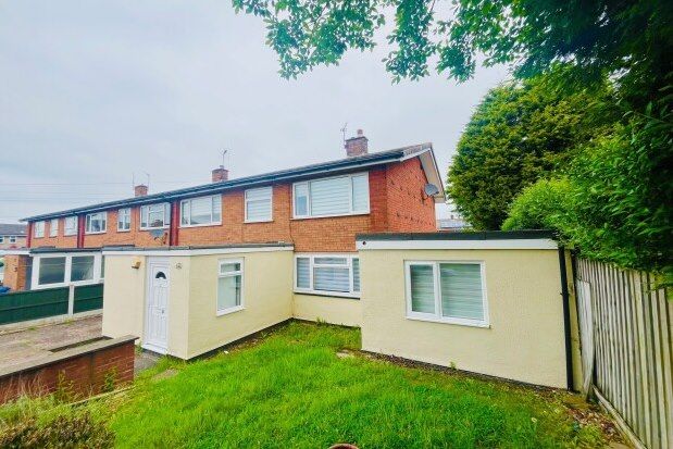 Thumbnail Maisonette to rent in Cedar Close, Burntwood