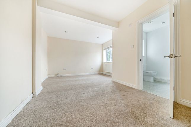 Kynance, 7, Smithwood Avenue, Cranleigh photo 5