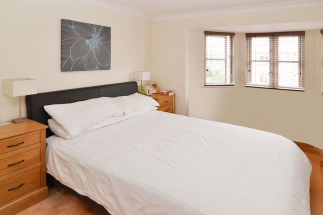 78a,, Churchview Road, Twickenham photo 4