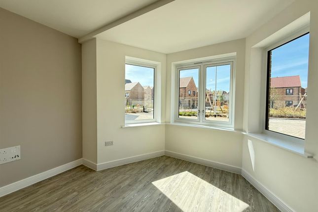 18, Gault Crescent, Cambridge photo 4