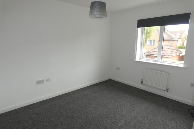 End terrace house to rent in Willow Drive, Brough