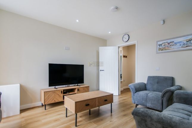 3-bed house on 10, Oxford Street, Birmingham, £693/mo