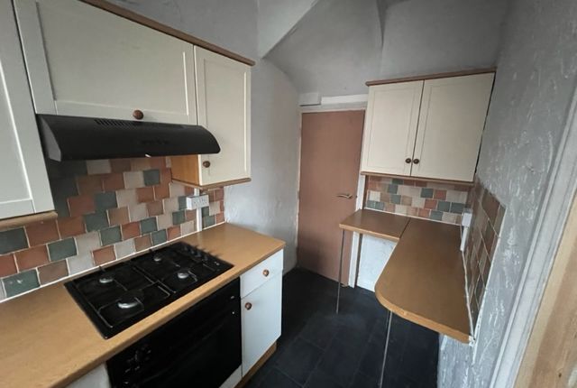 22, Clifton Avenue Harehills Leeds photo 2