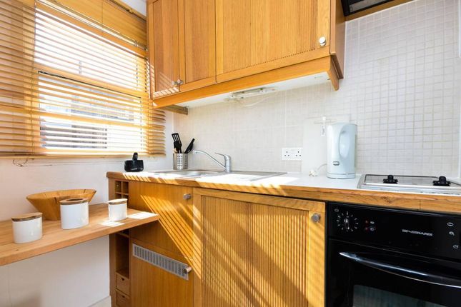 Flat 7, 31 Fairholme Road, West Kensington photo 4