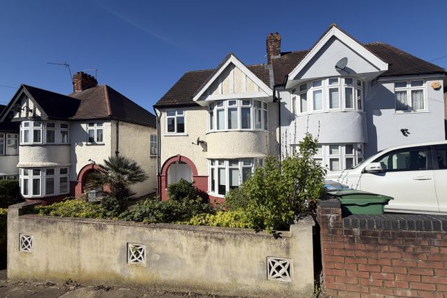 30, Randall Avenue, London photo 2