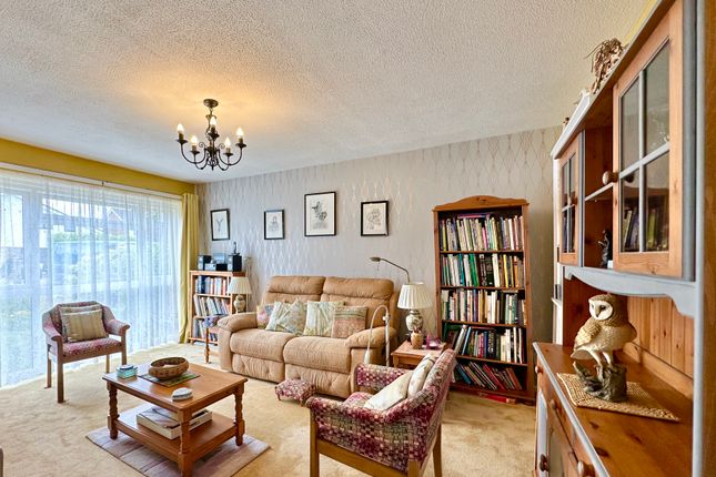 18, Conifer Close, Great Yarmouth photo 4