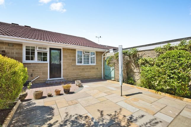 2, Laburnum Crescent, Crewkerne photo 2
