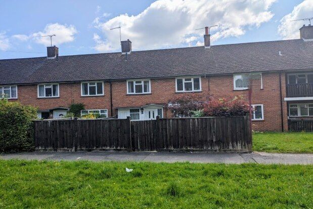 Thumbnail Room to rent in Kilnmead Close, Crawley