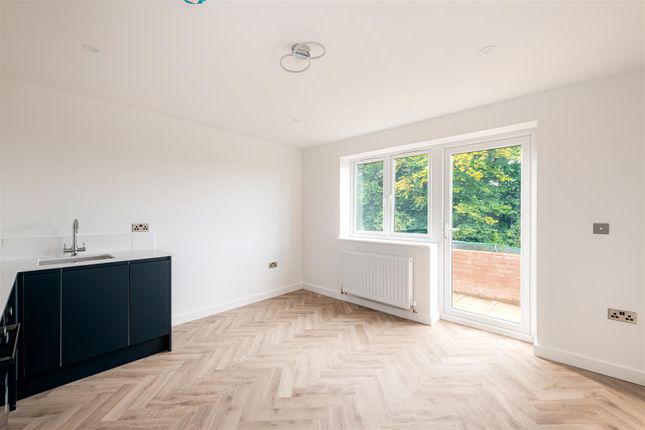 Annexe, 123 Carver Hill Road, High Wycombe photo 4