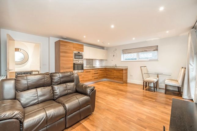 3 Attlee Court, Howard Road, Stanmore photo 2