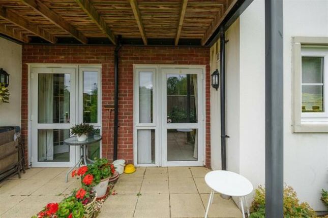 11 Trinity Lodge, Lonsdale Road, Formby photo 3