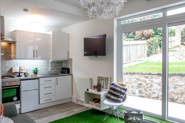 Studio 2, 43 Russell Rise, Bedfordshire photo 3