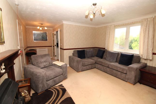 30 Hudsons Court,, Darkes Lane, Potters Bar photo 4