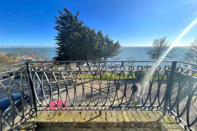 Thumbnail Flat to rent in Royal Terrace, Southend-On-Sea