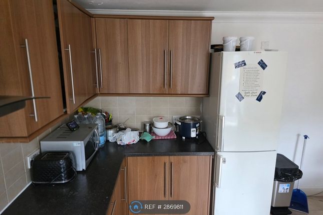 Kavsan Place, Cranford, Hounslow photo 4