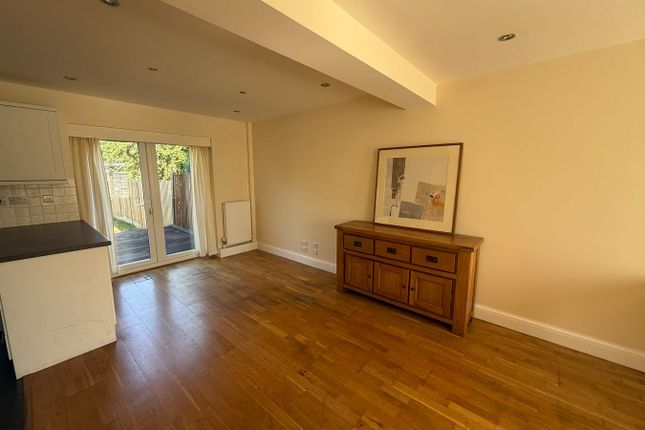 28, Brookside, Potters Bar photo 3