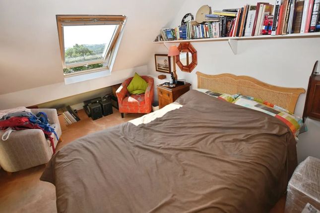 4, Castlewood Avenue Highweek, NEWTON ABBOT photo 4