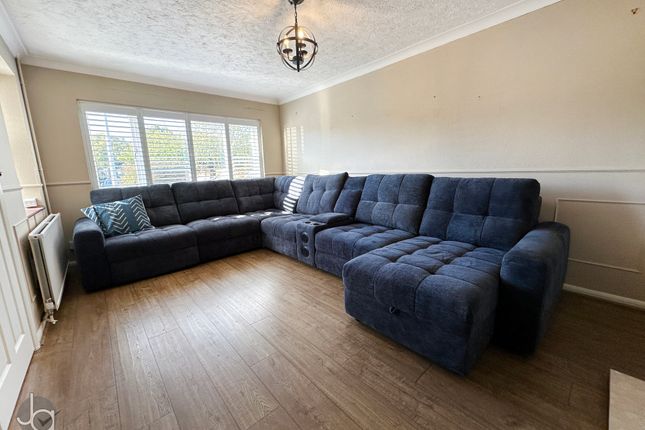 10, Whitefriars Way, Colchester photo 4