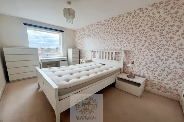21 Airco Close, London photo 4
