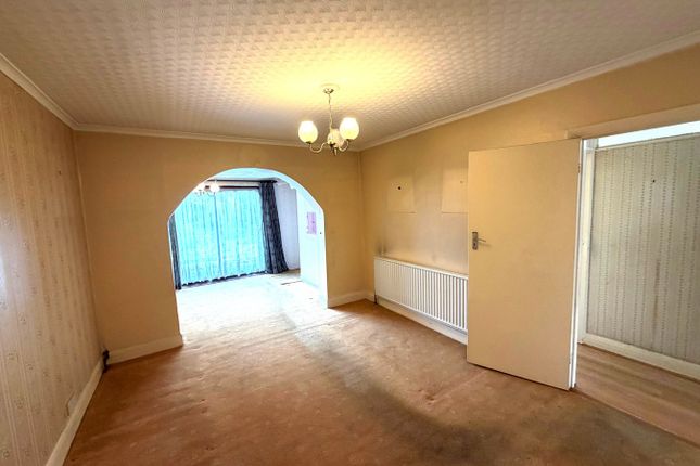 602, Staines Road, Feltham photo 2