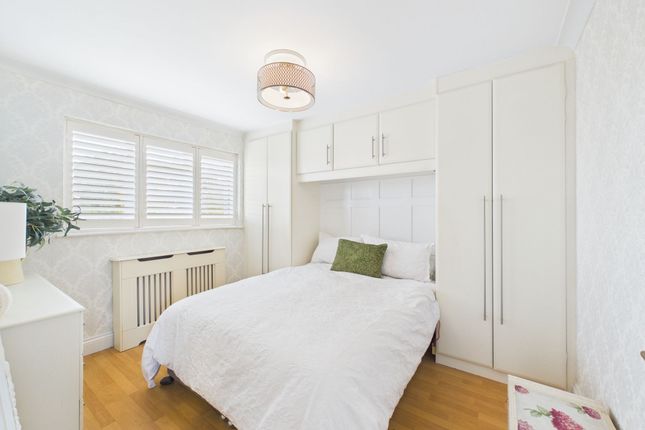 66 Brampton Close, Stanford-Le-Hope photo 4