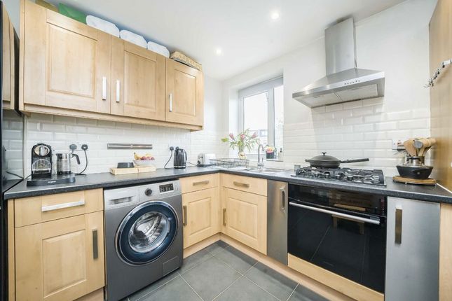 Flat 28, Pinkham Mansions, Brooks Road, London photo 3