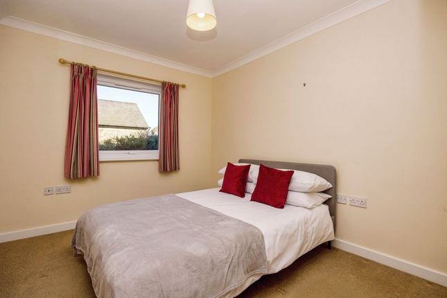 Flat for sale in Butlers Place, Godalming