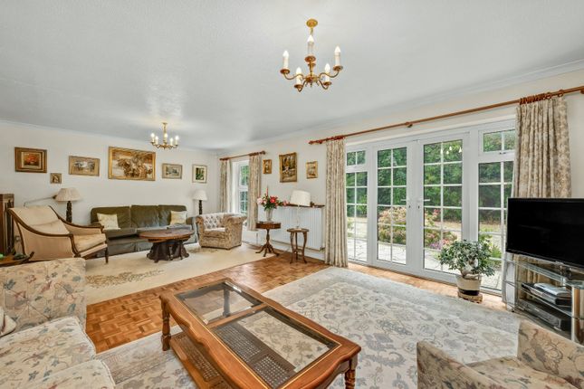 8, Westwood Close, Surrey photo 4