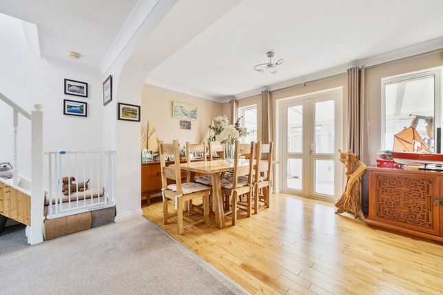46 Chichester Way, Chichester photo 4