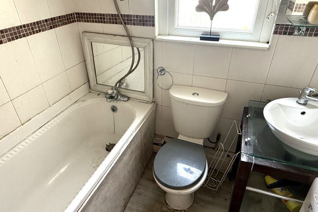 31, Victoria Road, Port Talbot photo 4