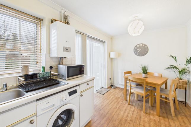 3, Flemming Avenue, Ruislip photo 4